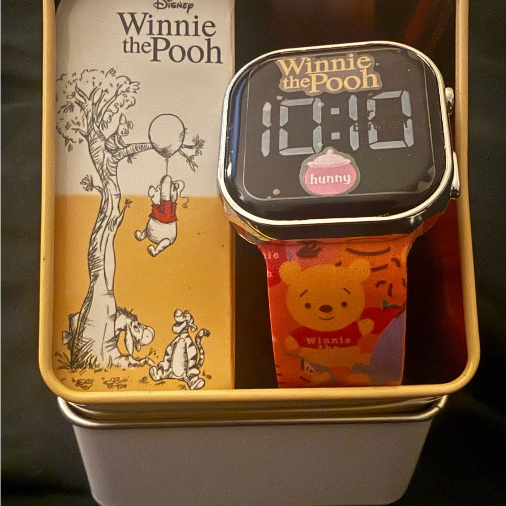 Size 7.5 " Disney Winnie the Pooh Digital Watch